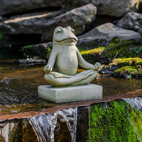 Campania International English Moss Golfer Frog Statue